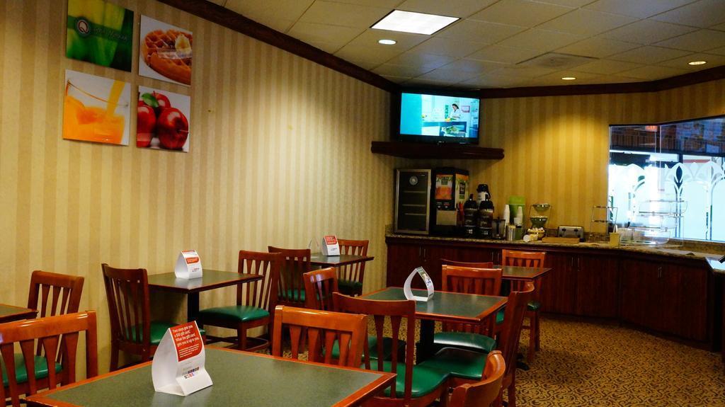 Quality Inn & Suites Kansas City - Independence I-70 East Eksteriør billede