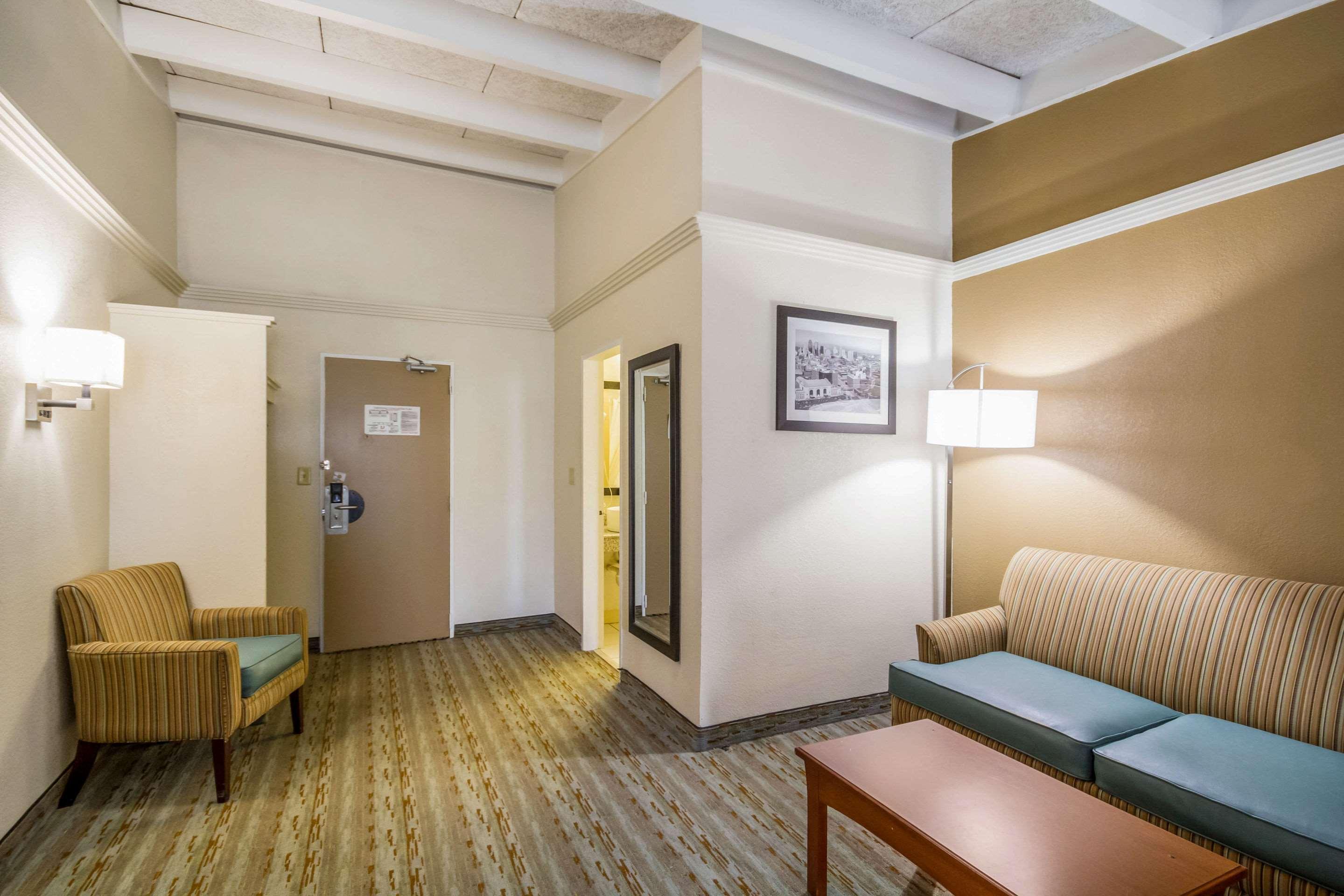 Quality Inn & Suites Kansas City - Independence I-70 East Eksteriør billede