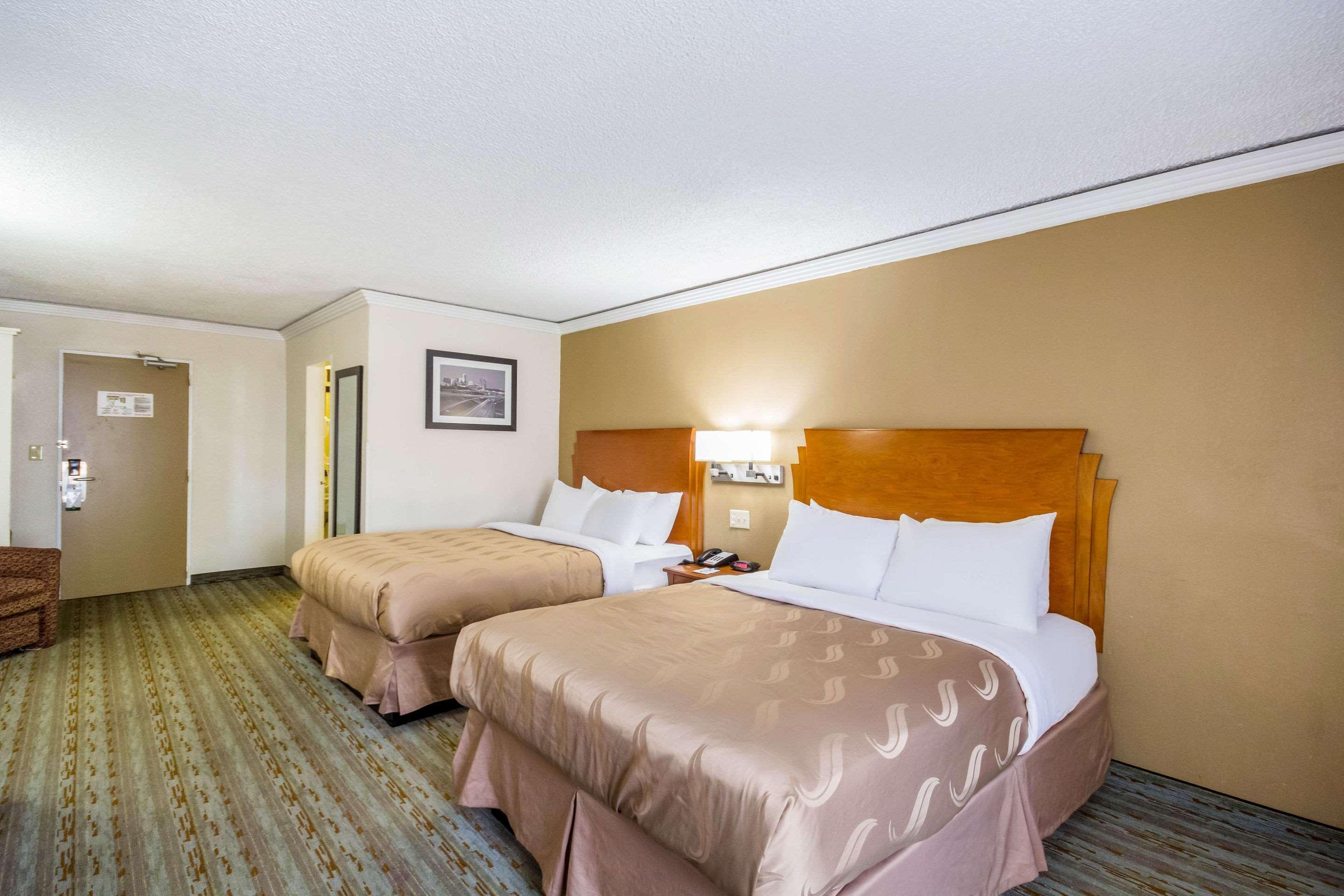 Quality Inn & Suites Kansas City - Independence I-70 East Eksteriør billede