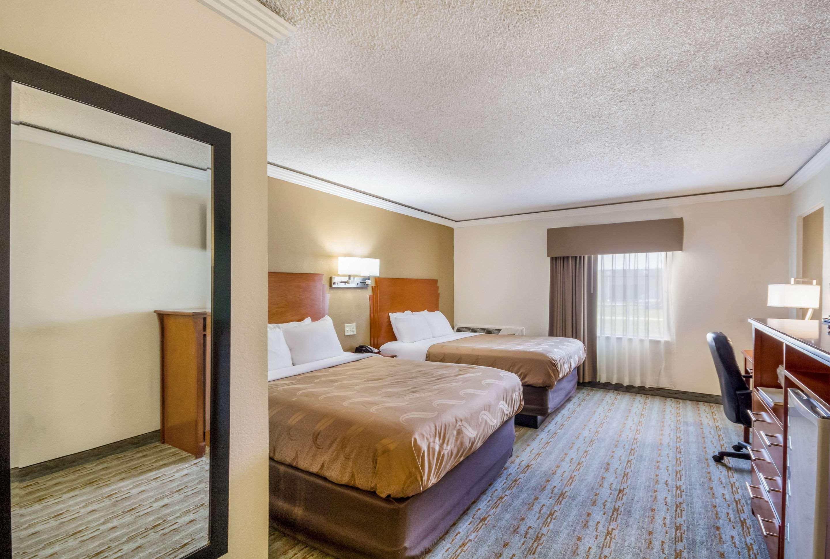 Quality Inn & Suites Kansas City - Independence I-70 East Eksteriør billede