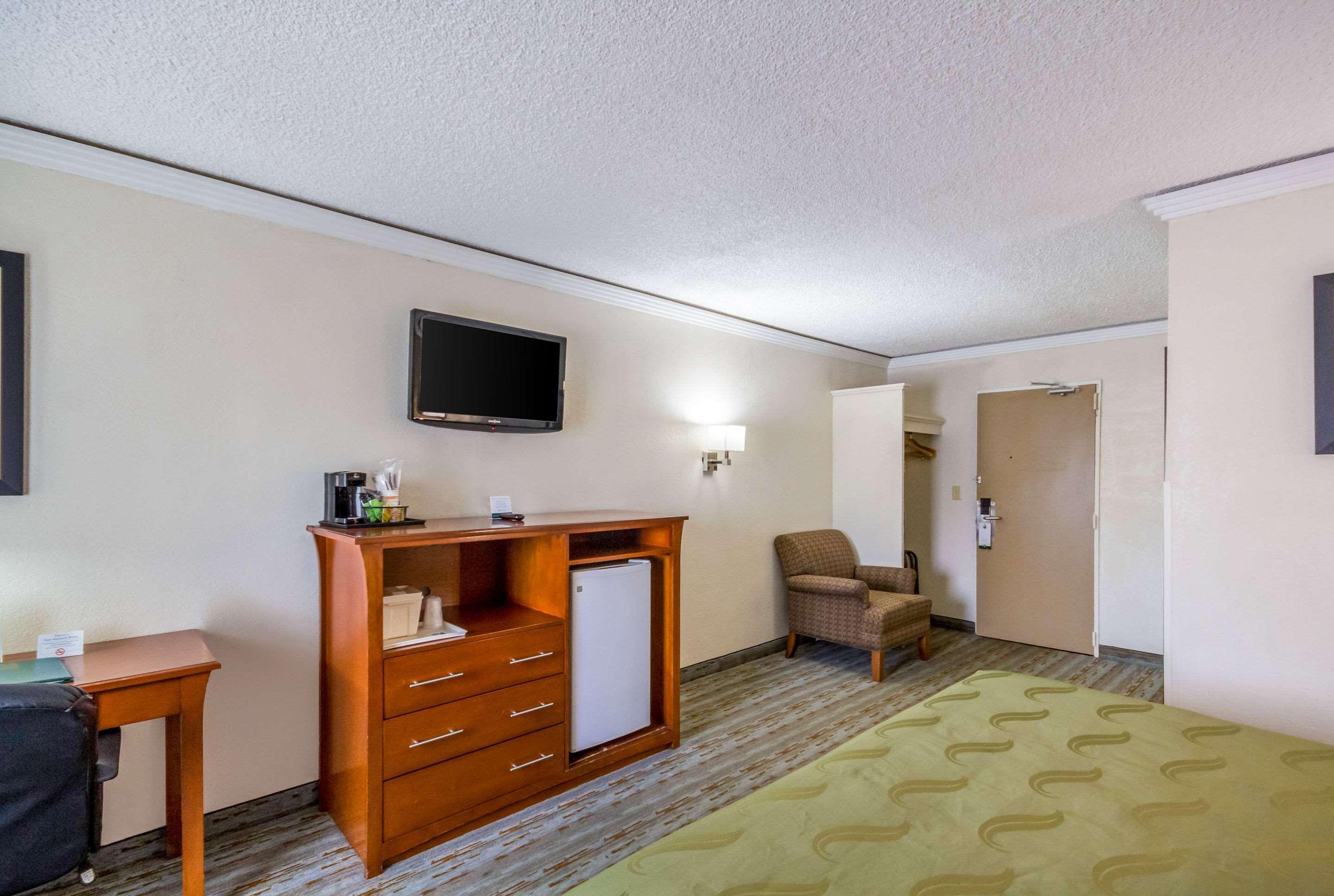 Quality Inn & Suites Kansas City - Independence I-70 East Eksteriør billede