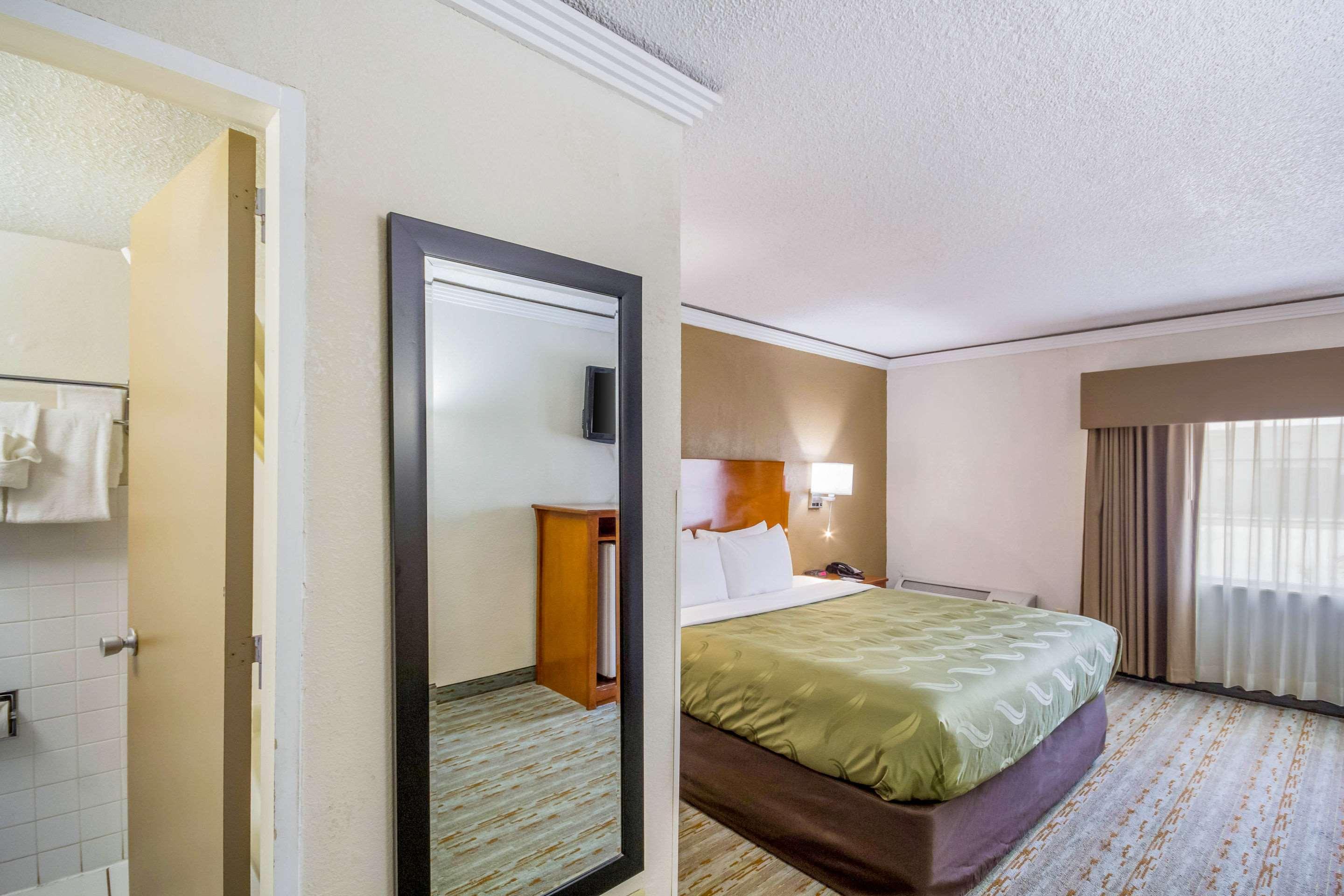 Quality Inn & Suites Kansas City - Independence I-70 East Eksteriør billede