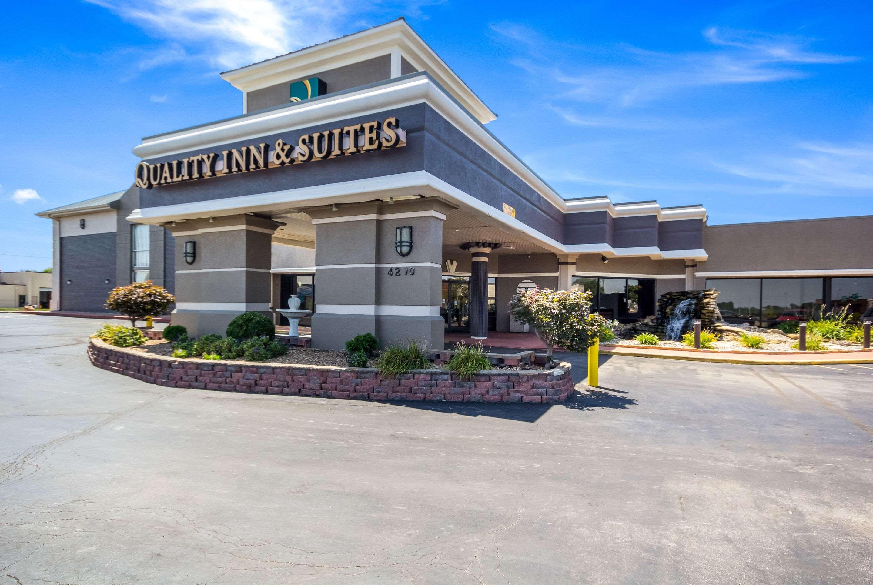 Quality Inn & Suites Kansas City - Independence I-70 East Eksteriør billede