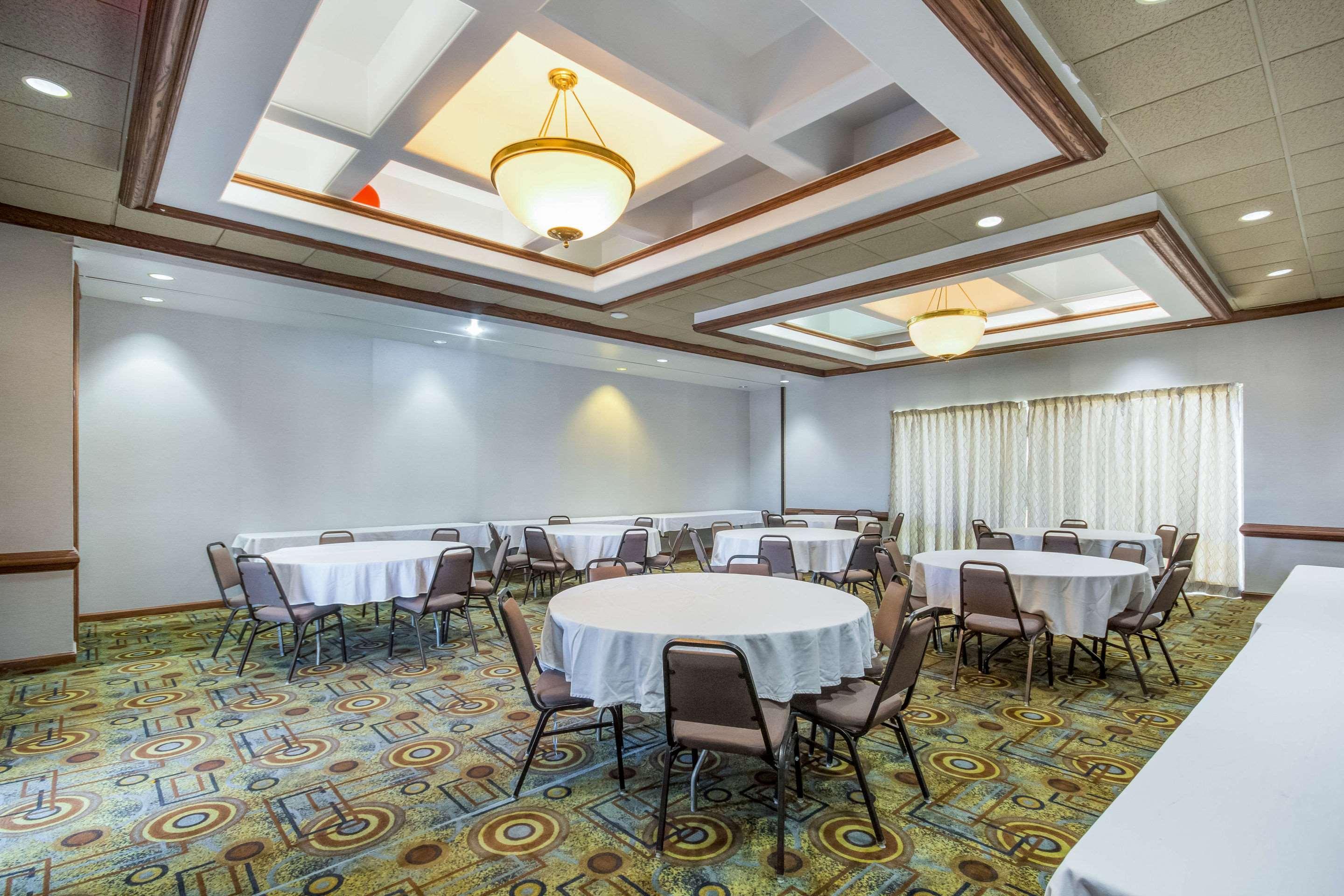 Quality Inn & Suites Kansas City - Independence I-70 East Eksteriør billede
