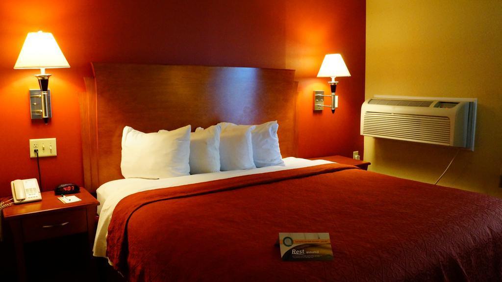 Quality Inn & Suites Kansas City - Independence I-70 East Eksteriør billede