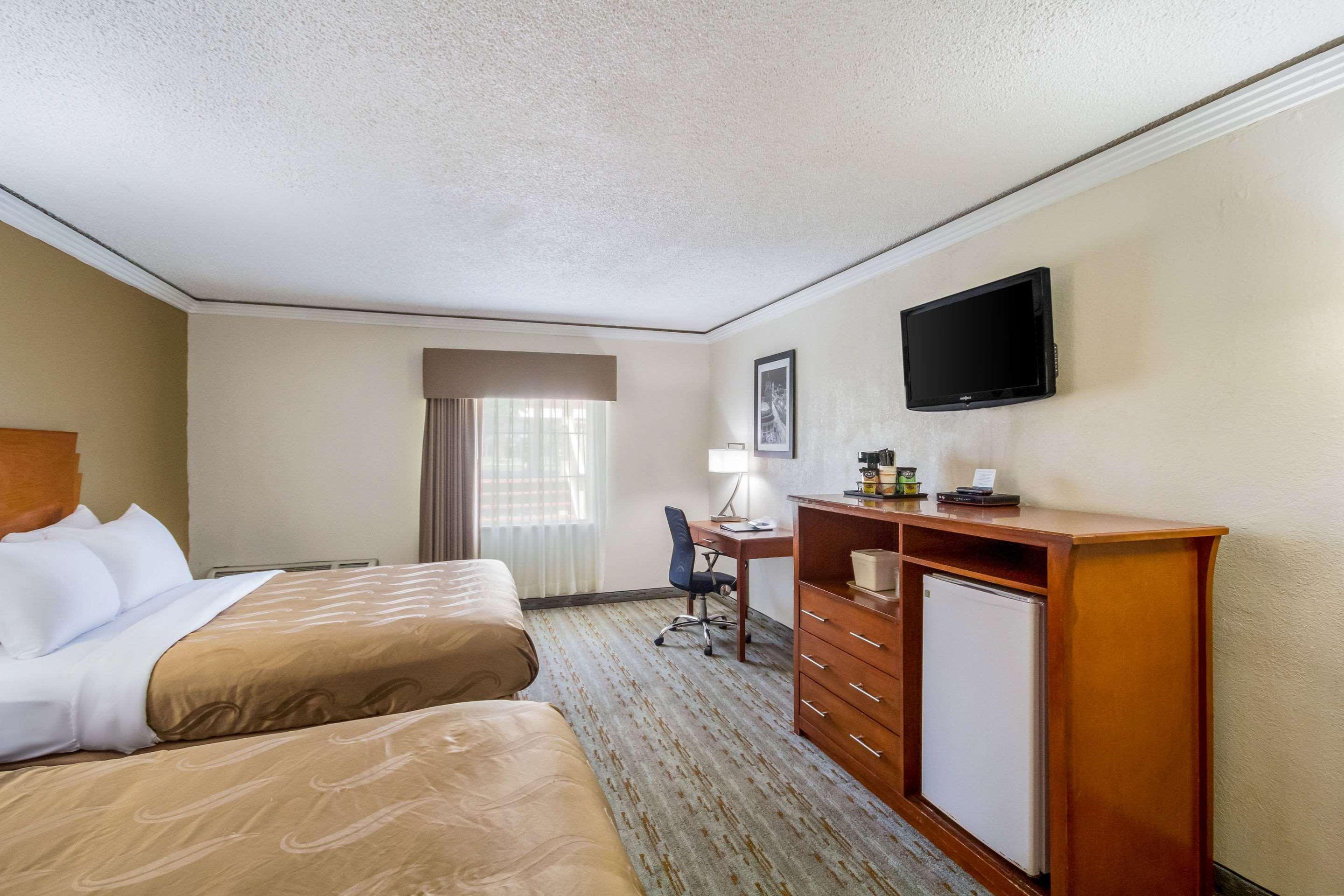 Quality Inn & Suites Kansas City - Independence I-70 East Eksteriør billede