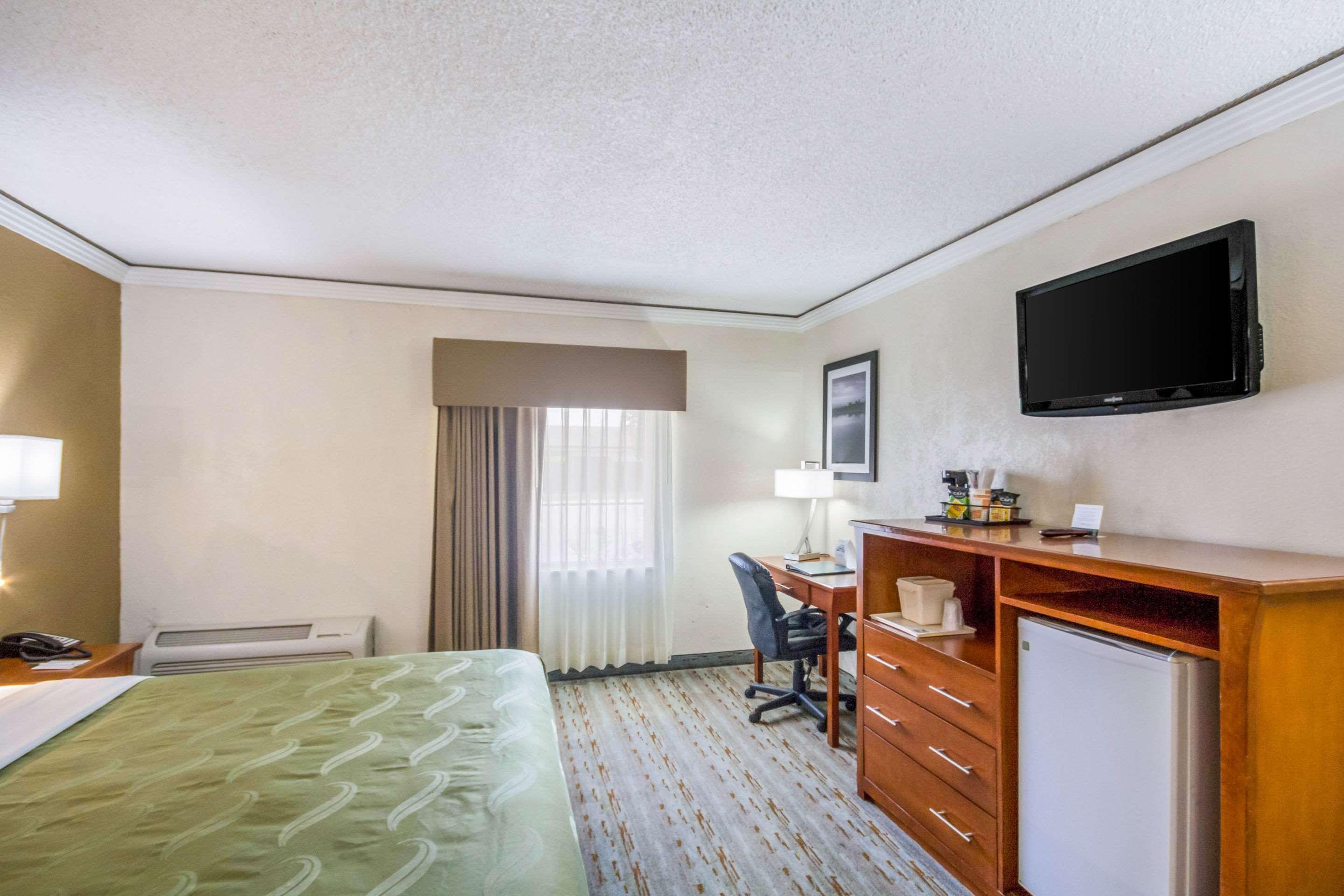 Quality Inn & Suites Kansas City - Independence I-70 East Eksteriør billede