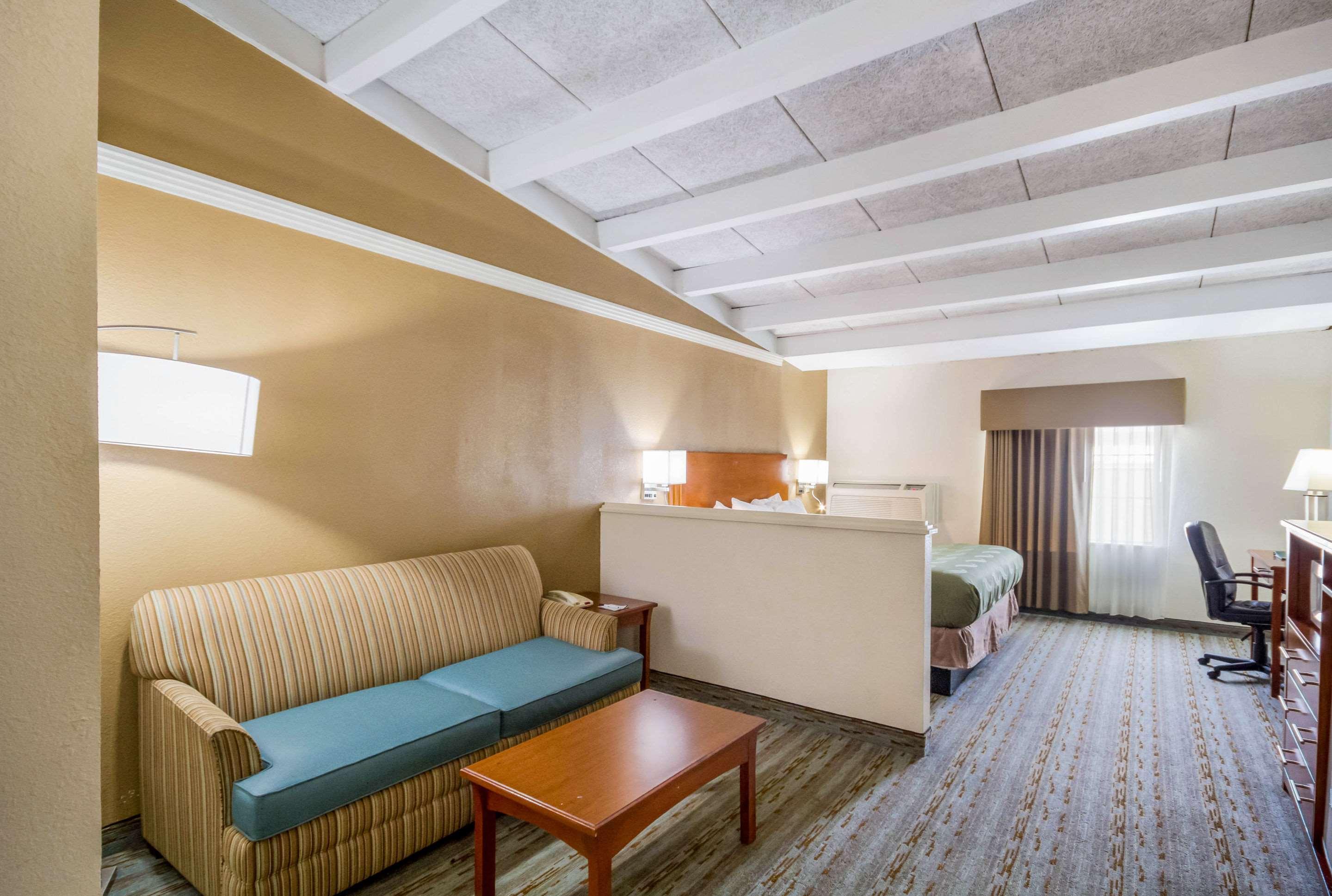 Quality Inn & Suites Kansas City - Independence I-70 East Eksteriør billede