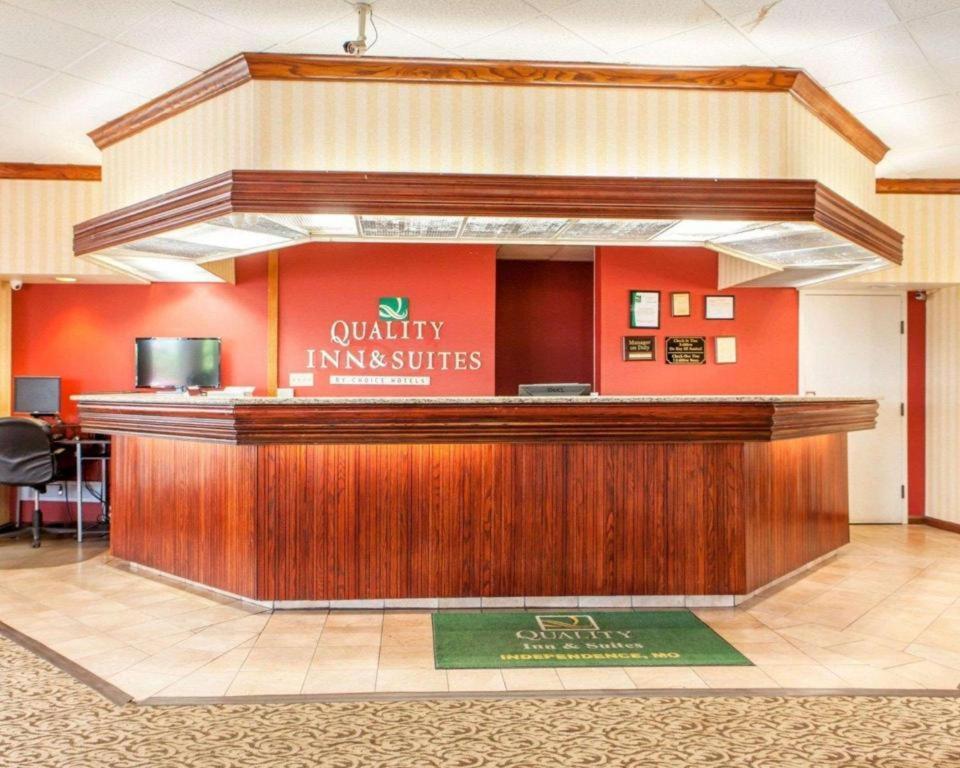 Quality Inn & Suites Kansas City - Independence I-70 East Eksteriør billede