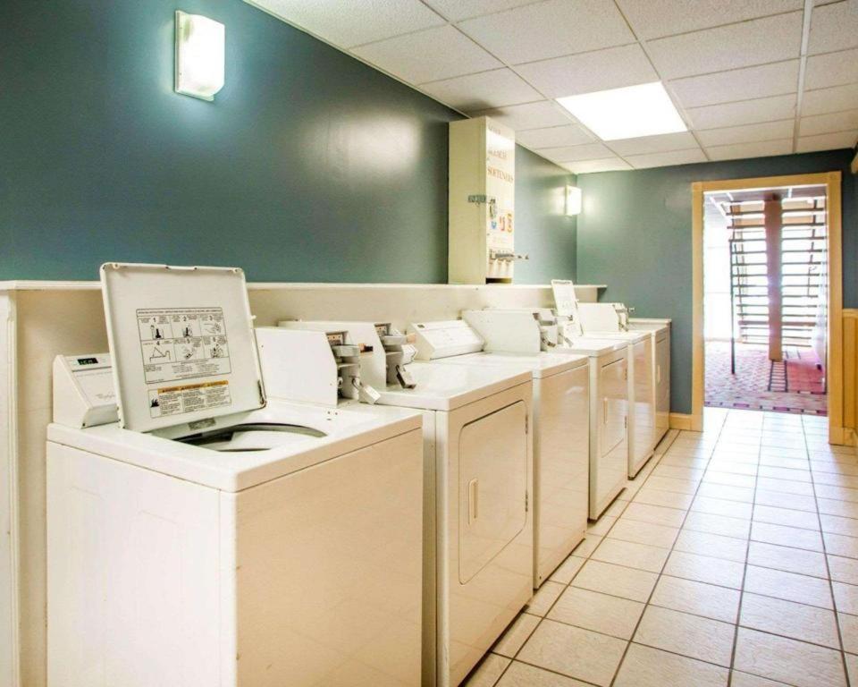 Quality Inn & Suites Kansas City - Independence I-70 East Eksteriør billede