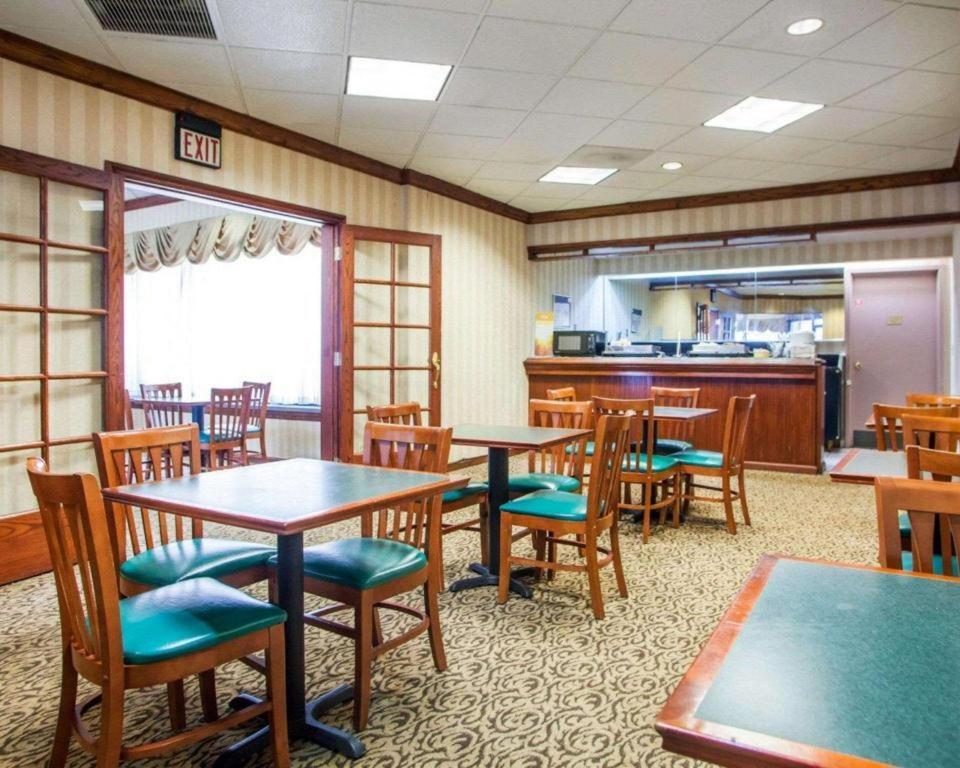 Quality Inn & Suites Kansas City - Independence I-70 East Eksteriør billede