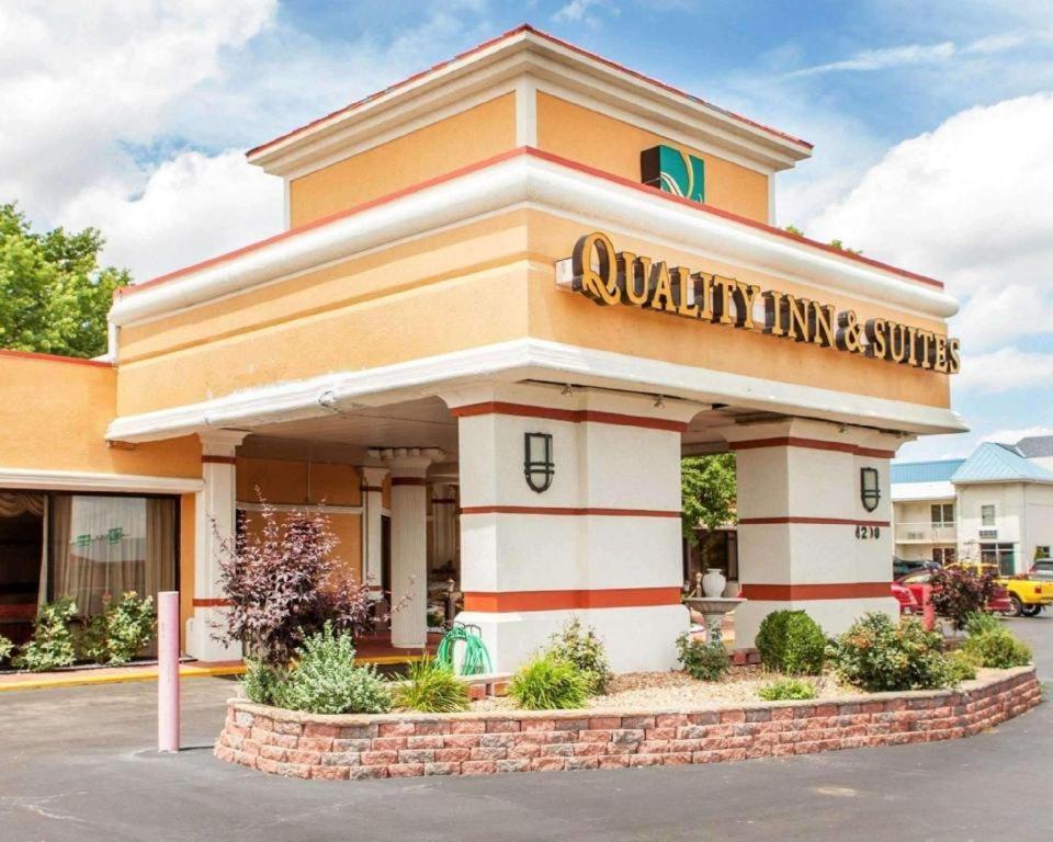 Quality Inn & Suites Kansas City - Independence I-70 East Eksteriør billede