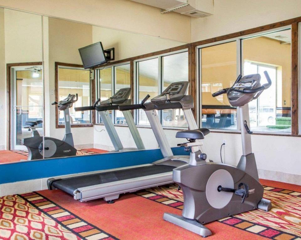 Quality Inn & Suites Kansas City - Independence I-70 East Eksteriør billede