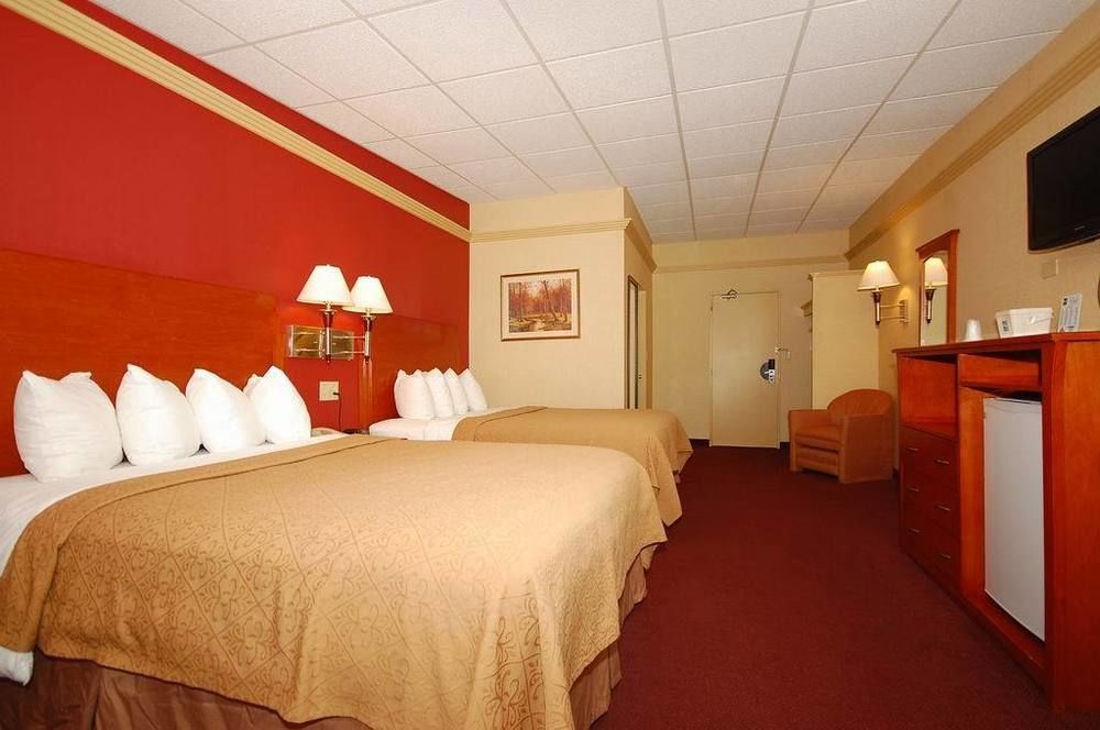 Quality Inn & Suites Kansas City - Independence I-70 East Eksteriør billede